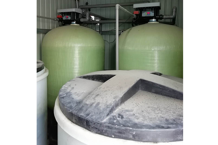 30T/H一备一用软化水设备